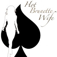 HotBrunetteWife
