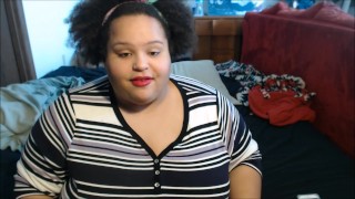 Primer video después de cumplir 21 años! ébano gordo frota su clítoris hasta el orgasmo