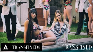 TRANSFIXED- Venus Lux & MILF Cherie DeVille エロセックス FULL SCENE!