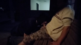 Boquetando hétero depois do trabalho