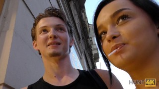 POLOWANIE 4K. Erica Black zgadza się na seks za pieniądze nawet na oczach chłopaka