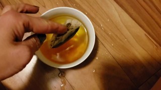 Czas na relaks przy świeżej filiżance herbaty Girl Piss. POV