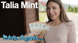 Veřejný Agent Horká brunetka Talia Mint saje a šuká venku