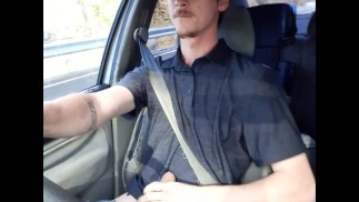 ロングドライブ、巨大なコックは公共の運転ザーメンを中出ししなければなりませんでした