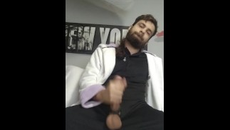 Pajote en pijama con cockring