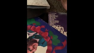 Lass meinen Morgen auf ein paar alte Schallplatten und Teppiche pissen, nachdem ich mich selbst gefingert habe