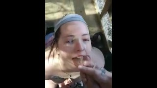 Giving Babe Lakeside Blowjob Teil 2