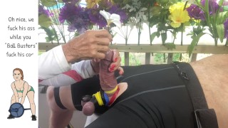 Fille choisit Innocent bite et boules avec un marteau, compilation CBT