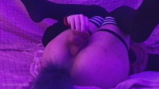 Goth měkké roztomilé dívka Hraje S Ocasem Zadek anální kolík Poprvé prstoklad a robertek sex orgasmus
