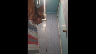 ポルノビデオをしながらソロオナニー