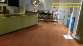 Sexe très risqué dans la salle de réunion de l’hôtel