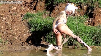 Rommelige trappy cow in de modder preview