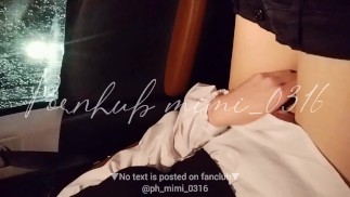 Orgasmo do clitóris feminino no carro. Amador japonês