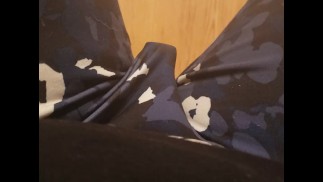 Corrida discreta en casa! ¡Si supiera que estaba haciendo esto, me quitaría los juguetes! 