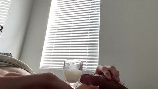 Uma semana de carga / Cumming em um copo
