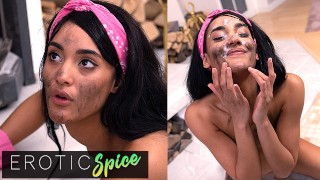 DEVIANTE - Latina servantes libres d’utiliser les lèvres de la chatte agrippent la BBC avant d’éclabousser par une éjaculation faciale massive
