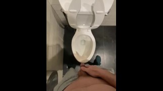Podróż do domu, przystanek na odpoczynek ledwo dotarł do toalety #2 Michigan