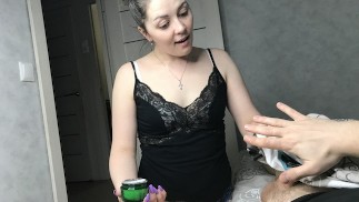 En crème et trébuché sur la bite