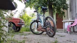 Zmieniam opony na rowerze