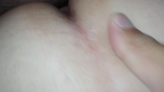 Sexe avec ma voisine après que son mari soit parti travailler, je l’ai beaucoup apprécié