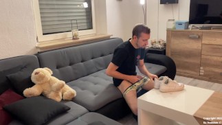 Lia - Vriend betrapt op zoenen met mijn schoenen!