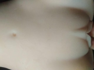 Een Super Heerlijke Masturbatie Van Een Mooi Poesje, Die Eindigde in Een Sekspop