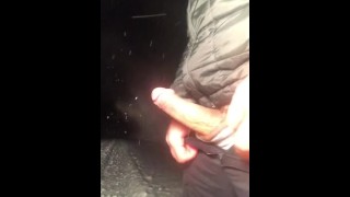 有趣！雪地里滴了一点精液