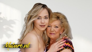 Heiße Oma Bekommt Ihre Behaarte Muschi Von Jungem Babe Selvaggia Gefressen