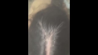 Latina sucer la bite pendant que son mari est hors de la ville