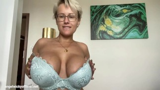 Angel Wickyぽっかりとおなら