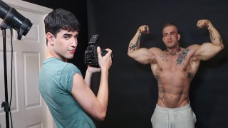 Cute Boy séduit un homme athlétique avec d’énormes muscles Film complet Rob Quin, Davin Strong - SayUncle