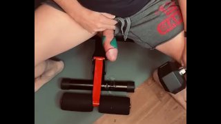Muscle Jock Ręce bez użycia rąk sperma z lovense tryskają