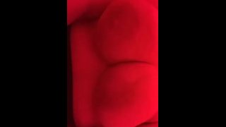 Peitos enormes