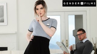 GenderXFilms - Hijastra trans cachonda se folla a su padrastro enorme polla