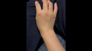 Femme jouant avec la bite de son mari s’il y a une chance(japonais/asiatique/amateur/vrai couple à la maison)