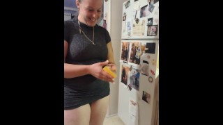 热熟女穿着她的短秘书裙