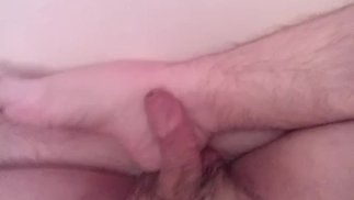 Artem se chupa, se masturba con los pies, lame los pies, anal, auto chupando, autofellatio