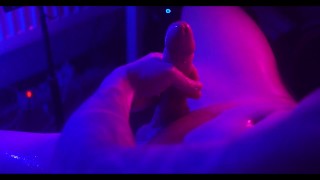 ソロ男自慰行為