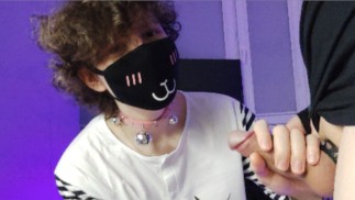 Il cucciolo femboy succhia il cazzo