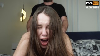 Analer Orgasmus meiner Valeria Sladkih. Sperma spritzt aus ihrem Arsch.