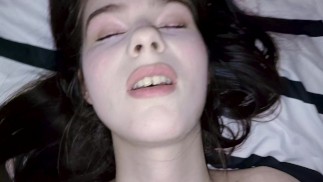 18-letnia nastolatka BEAUTY dostaje DUŻY ŁAD na swojej pięknej TWARZY!!!