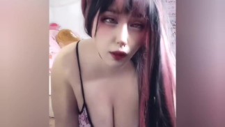 🖤🩷La ragazza paffuta ti cavalca, ti succhia il cazzo e poi sborra sul vibratore 🖤🩷