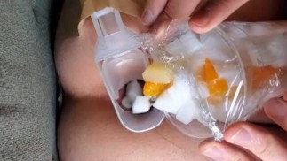 Anální, kdo miluje sladké věci. Vložení dezertu agaru