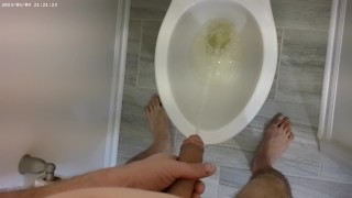 Pissen in mijn toilet Naked