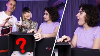 Ютуб шоу угадай на ощупь с двумя красотками в мини топиках