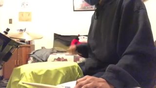 Ouders kreunen in de andere kamer terwijl ik drums speel 60