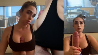 Hot titfuck sensuel se termine par une énorme éjaculation