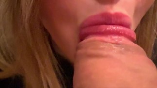 Siente mi poder de succión y semen en mi boca - Mamada de cerca
