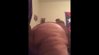 Bbw schudt haar dikke kont