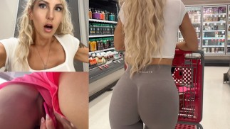 Llevé mi exuberante en compras públicas en target usando leggings alphalete cum silencioso en el vestuario